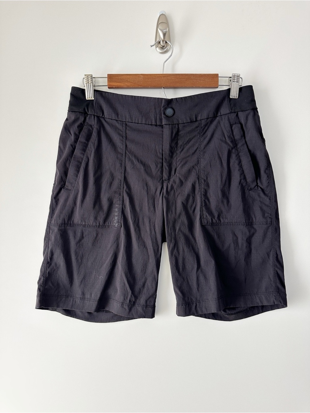Athleta Trekkie Bermuda Shorts Women’s Size 6 Black Hiking Outdoor